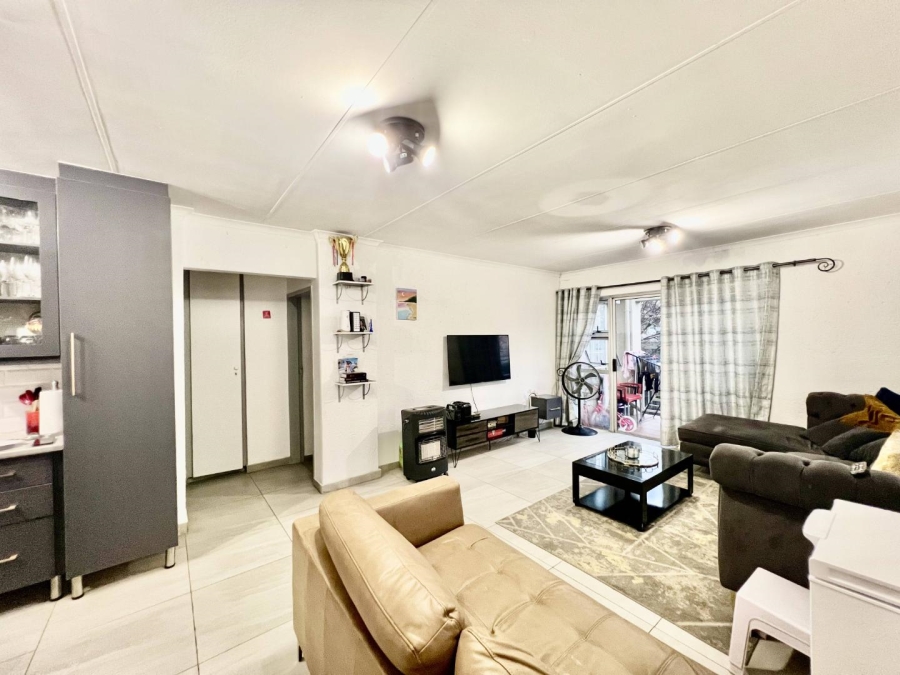 2 Bedroom Property for Sale in Rembrandt Park Gauteng