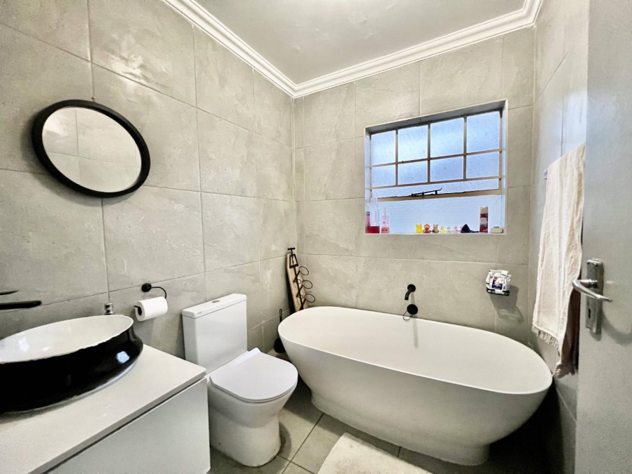 2 Bedroom Property for Sale in Rembrandt Park Gauteng