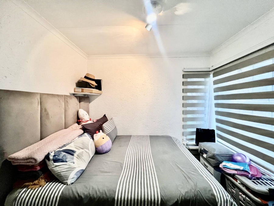 2 Bedroom Property for Sale in Rembrandt Park Gauteng