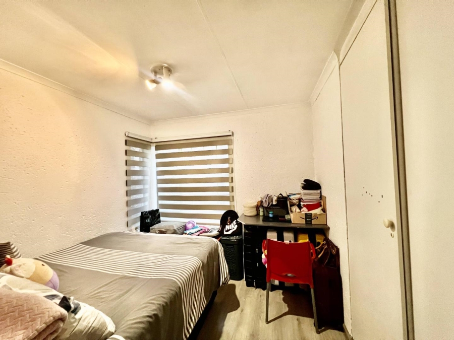 2 Bedroom Property for Sale in Rembrandt Park Gauteng