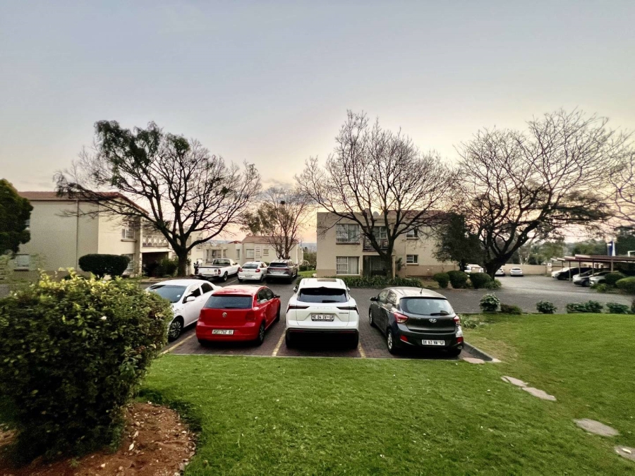 2 Bedroom Property for Sale in Rembrandt Park Gauteng