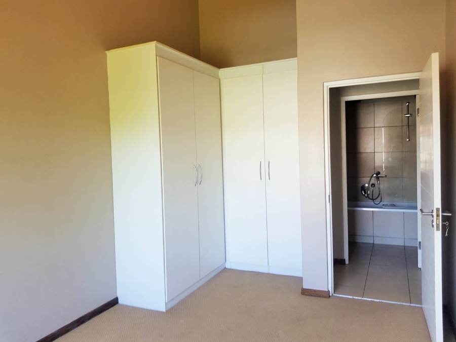 1 Bedroom Property for Sale in Jackal Creek Golf Estate Gauteng