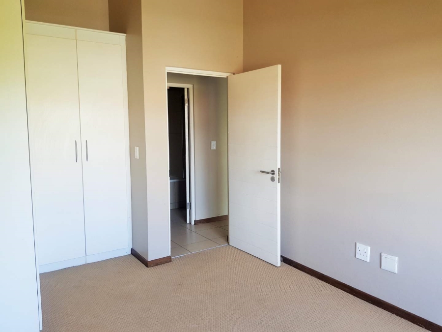 1 Bedroom Property for Sale in Jackal Creek Golf Estate Gauteng