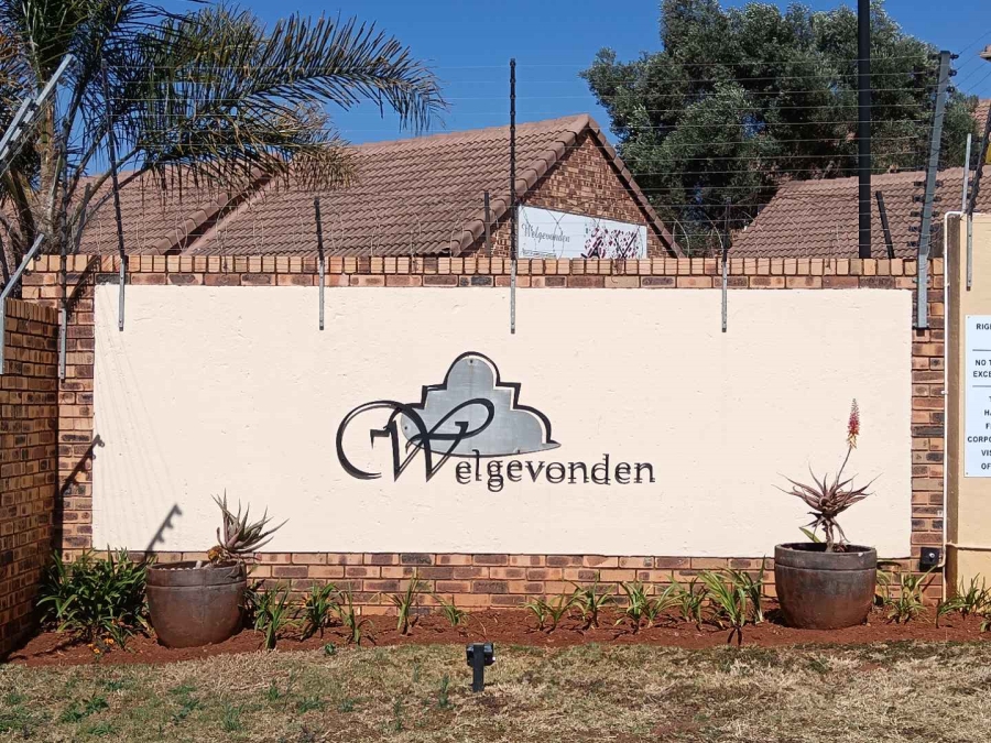 2 Bedroom Property for Sale in Faerie Glen Gauteng