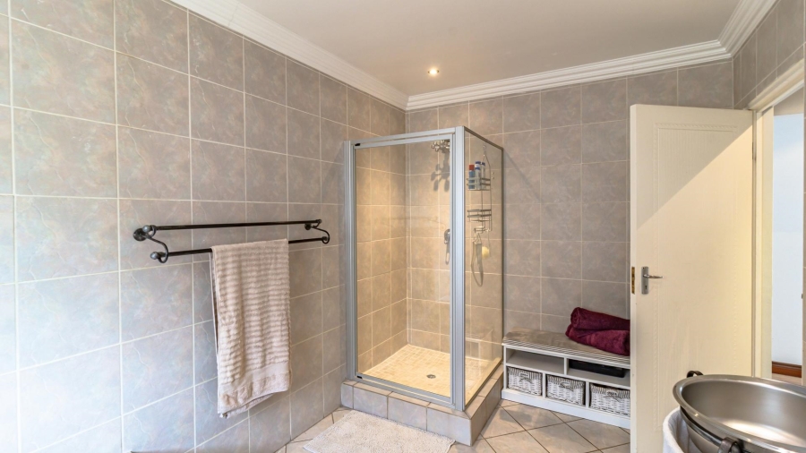5 Bedroom Property for Sale in Glenvista Gauteng