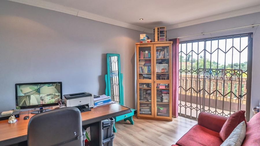 5 Bedroom Property for Sale in Glenvista Gauteng