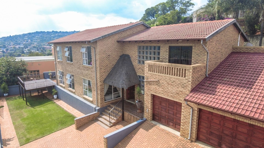 5 Bedroom Property for Sale in Glenvista Gauteng