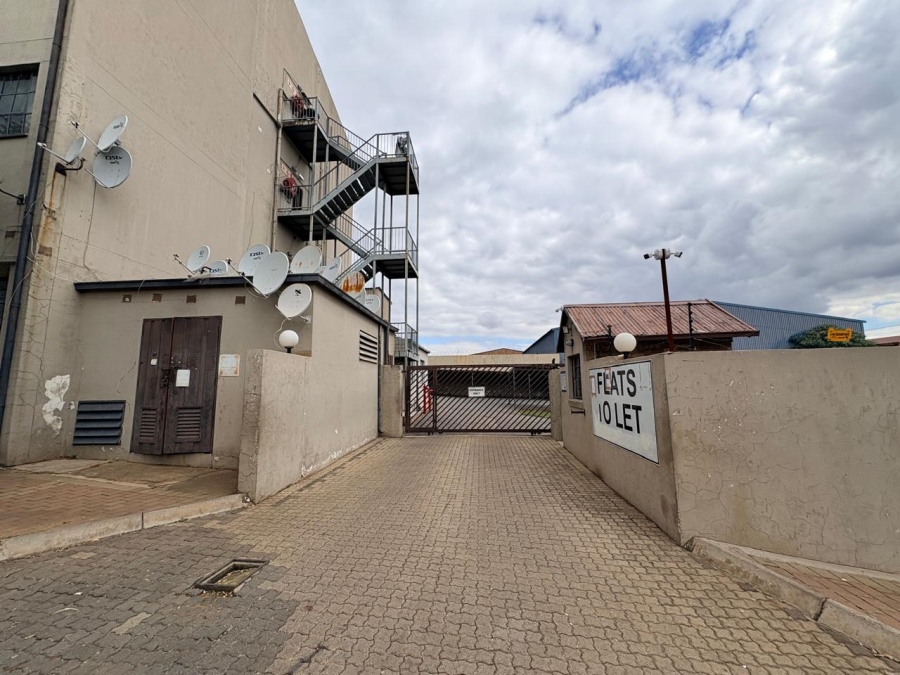 1 Bedroom Property for Sale in Troyeville Gauteng