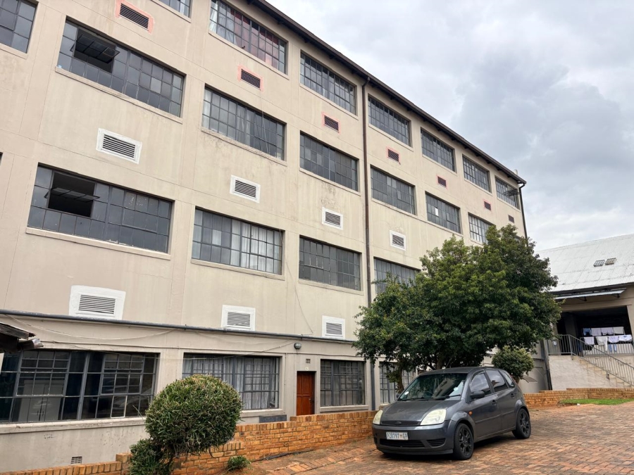 1 Bedroom Property for Sale in Troyeville Gauteng