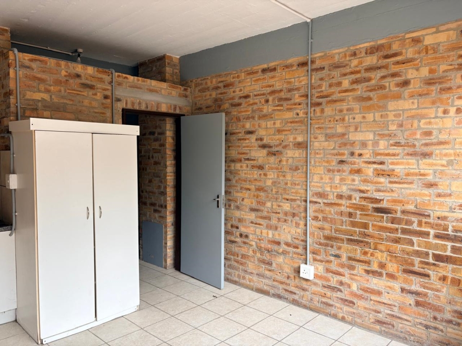 1 Bedroom Property for Sale in Troyeville Gauteng