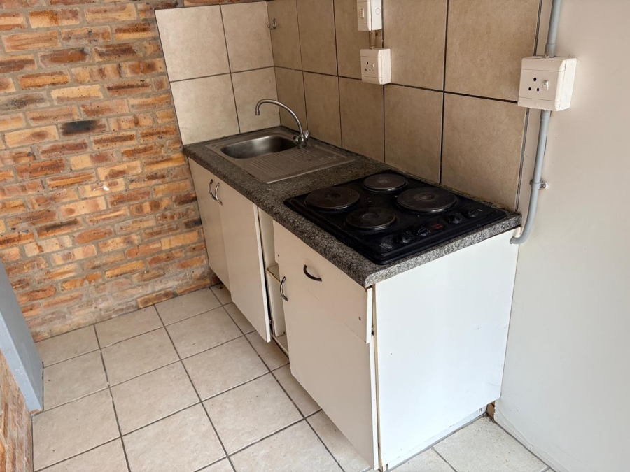 1 Bedroom Property for Sale in Troyeville Gauteng