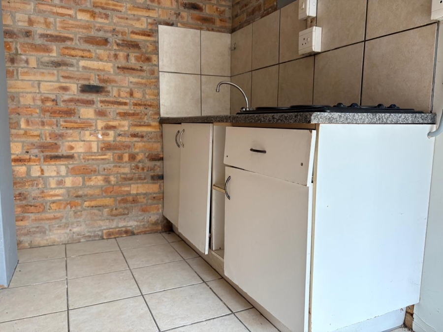1 Bedroom Property for Sale in Troyeville Gauteng