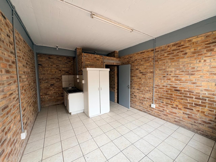 1 Bedroom Property for Sale in Troyeville Gauteng