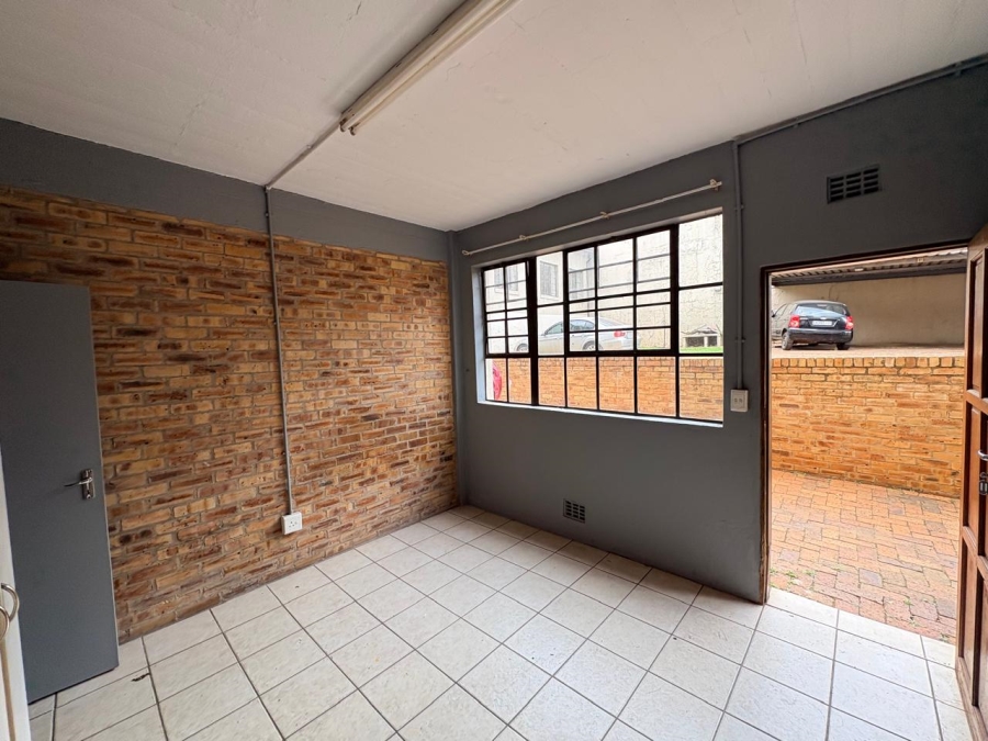 1 Bedroom Property for Sale in Troyeville Gauteng