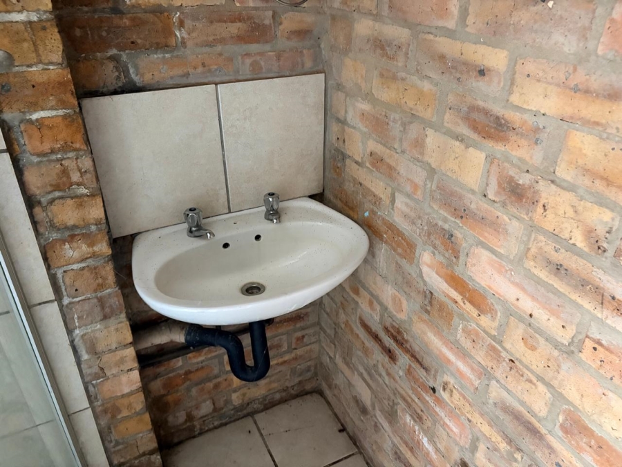 1 Bedroom Property for Sale in Troyeville Gauteng