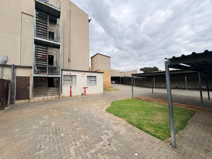 1 Bedroom Property for Sale in Troyeville Gauteng
