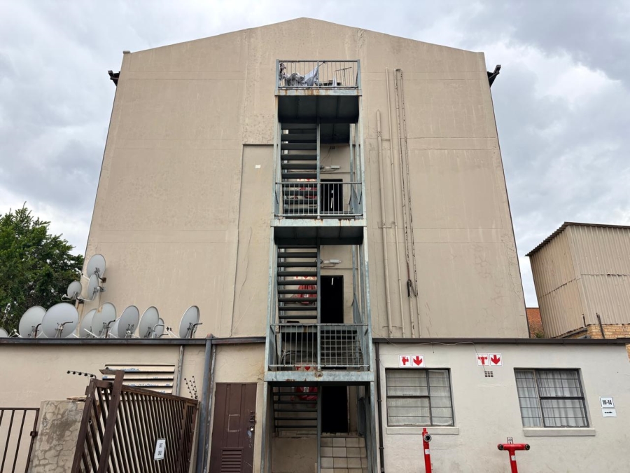 1 Bedroom Property for Sale in Troyeville Gauteng