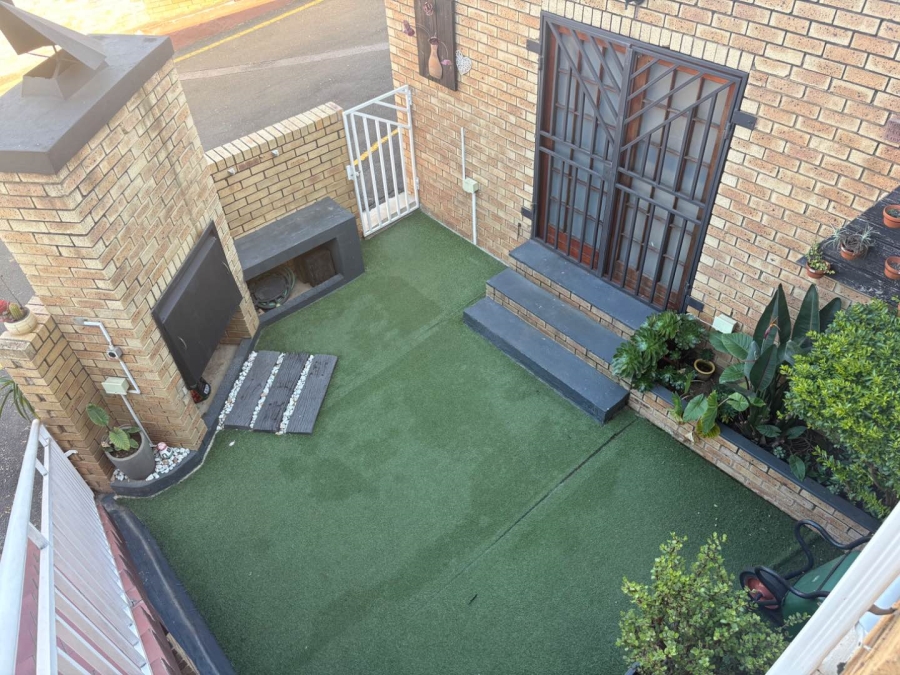 3 Bedroom Property for Sale in Birchleigh Gauteng