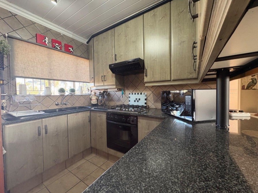 3 Bedroom Property for Sale in Birchleigh Gauteng