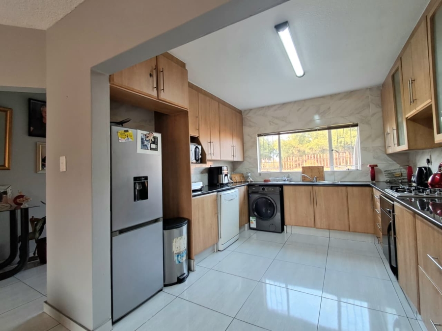 3 Bedroom Property for Sale in Brackenhurst Gauteng