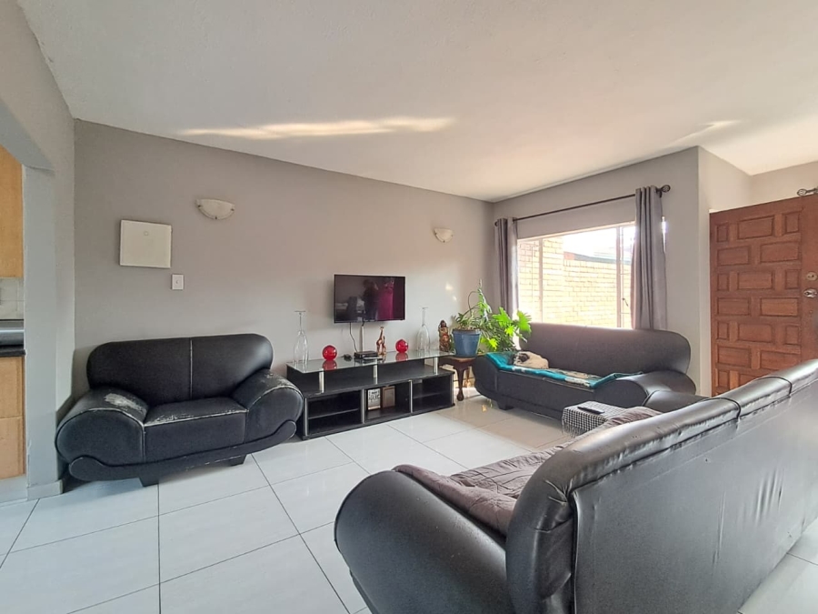 3 Bedroom Property for Sale in Brackenhurst Gauteng
