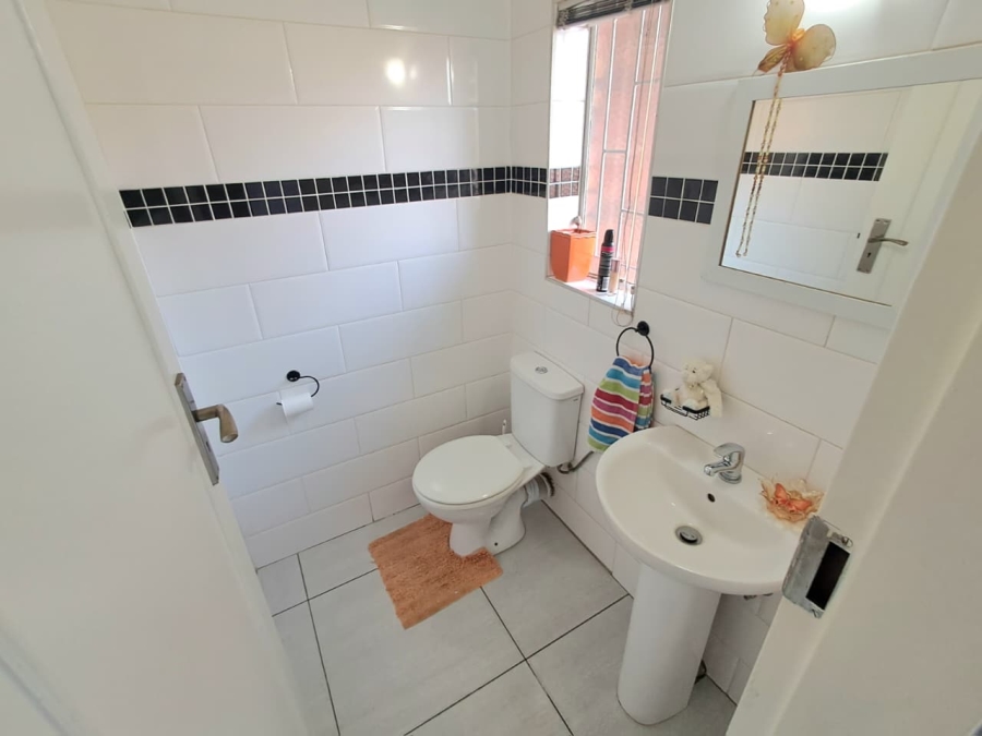 3 Bedroom Property for Sale in Brackenhurst Gauteng