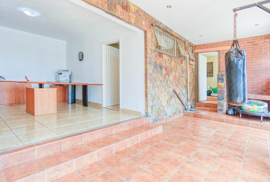 3 Bedroom Property for Sale in Glenvista Gauteng