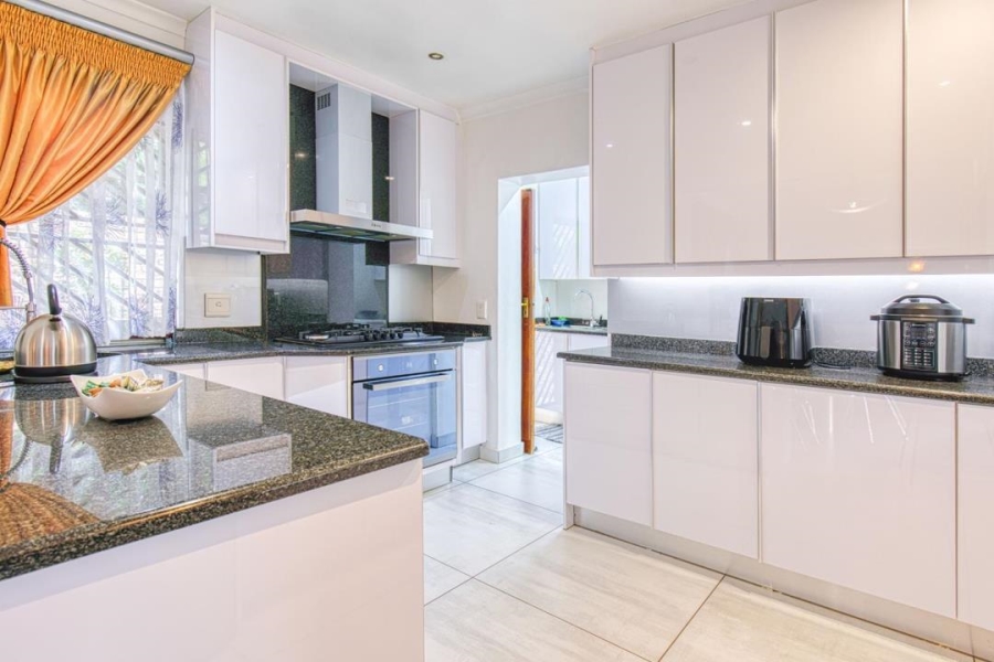 3 Bedroom Property for Sale in Glenvista Gauteng