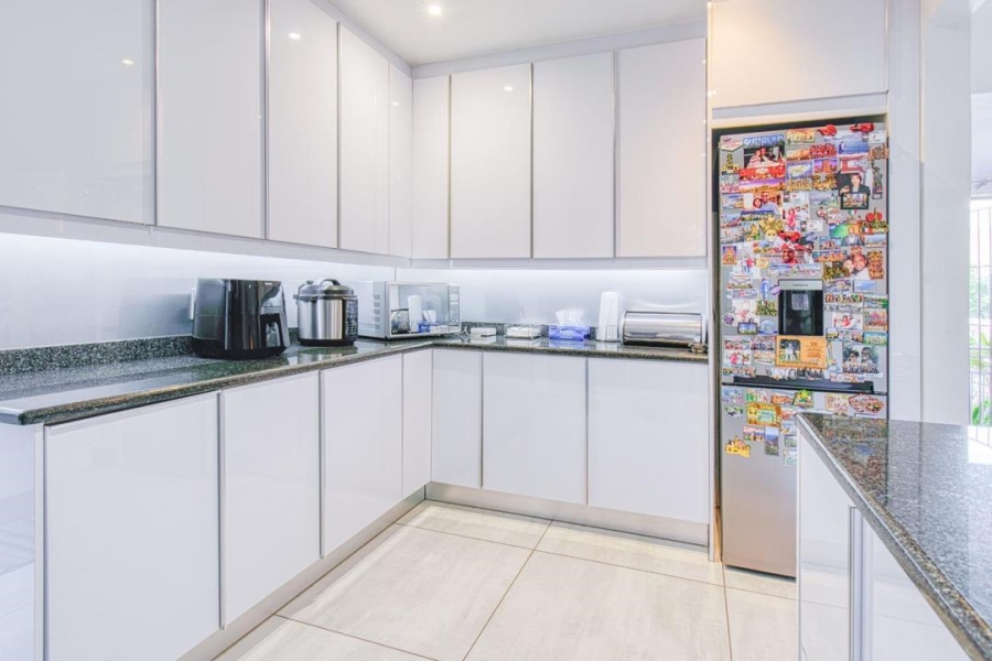 3 Bedroom Property for Sale in Glenvista Gauteng