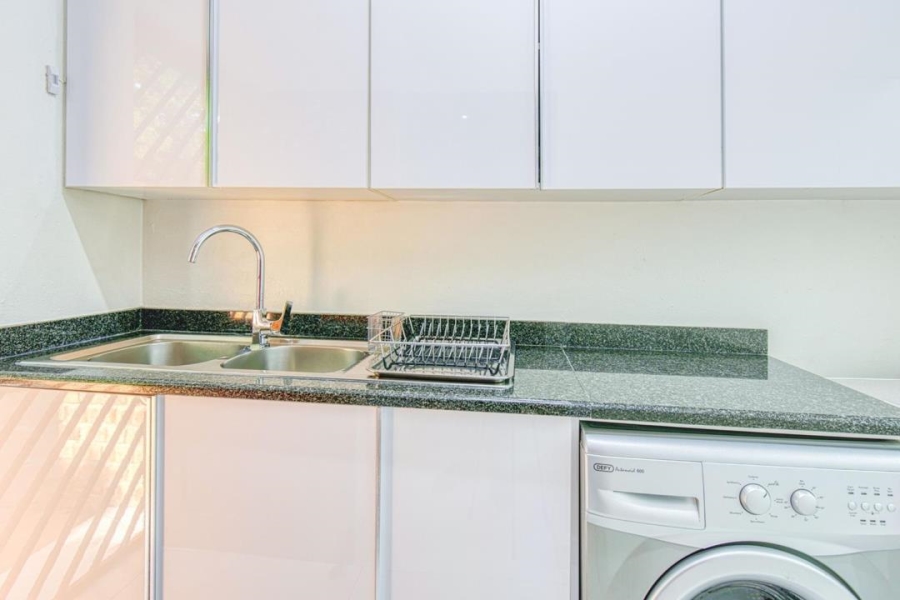 3 Bedroom Property for Sale in Glenvista Gauteng
