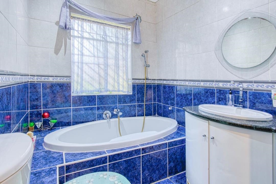 3 Bedroom Property for Sale in Glenvista Gauteng