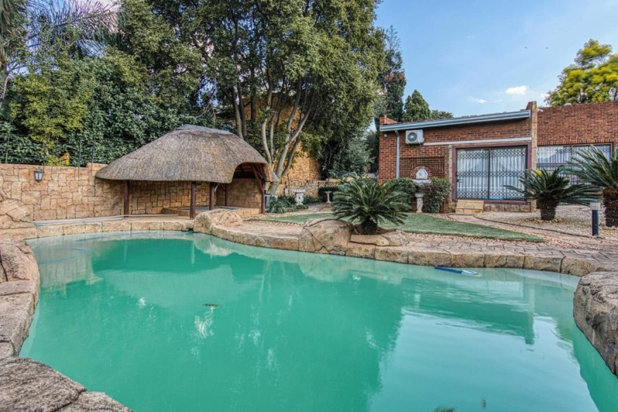 3 Bedroom Property for Sale in Glenvista Gauteng