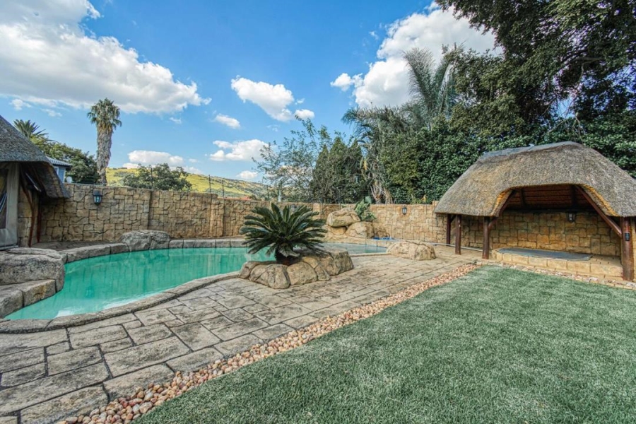 3 Bedroom Property for Sale in Glenvista Gauteng