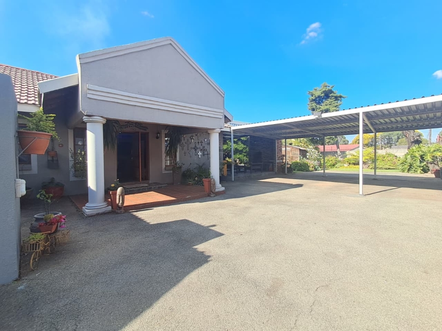 3 Bedroom Property for Sale in Mayberry Park Gauteng