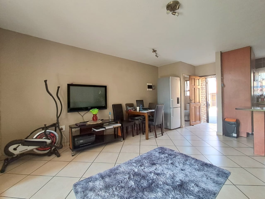 2 Bedroom Property for Sale in General Albertspark Gauteng