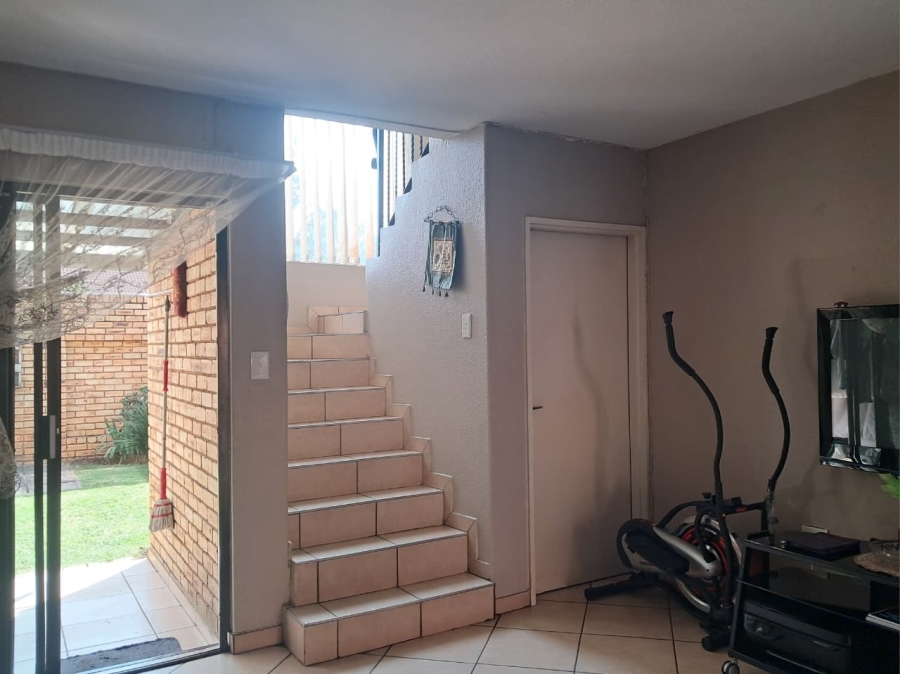 2 Bedroom Property for Sale in General Albertspark Gauteng