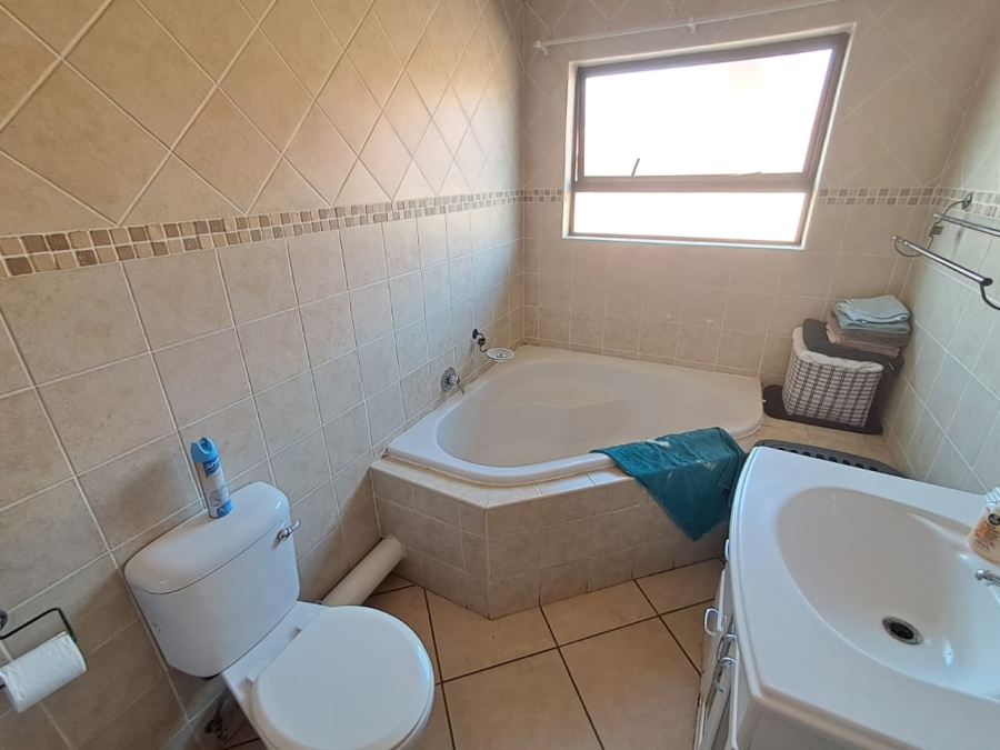 2 Bedroom Property for Sale in General Albertspark Gauteng