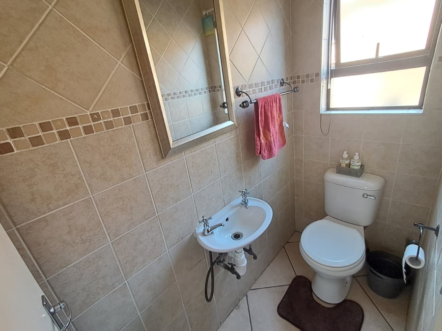 2 Bedroom Property for Sale in General Albertspark Gauteng