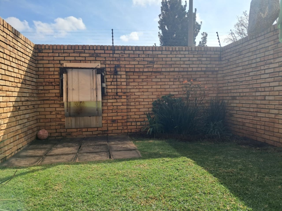 2 Bedroom Property for Sale in General Albertspark Gauteng