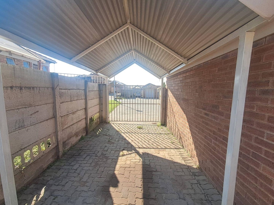 3 Bedroom Property for Sale in Thatch Hill Estate Gauteng