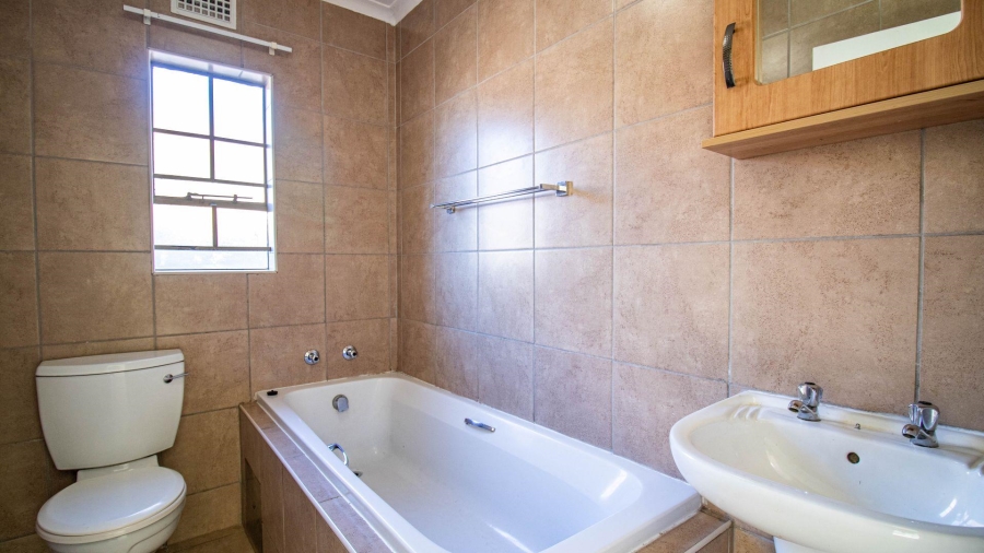 3 Bedroom Property for Sale in Thatch Hill Estate Gauteng