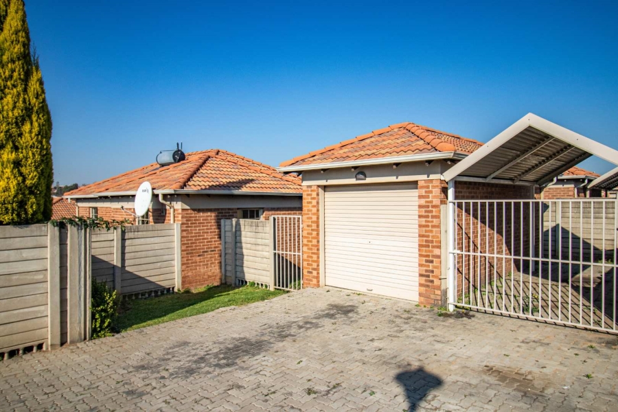 3 Bedroom Property for Sale in Thatch Hill Estate Gauteng