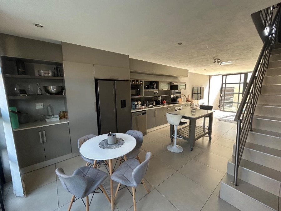 To Let 2 Bedroom Property for Rent in Die Wilgers Gauteng