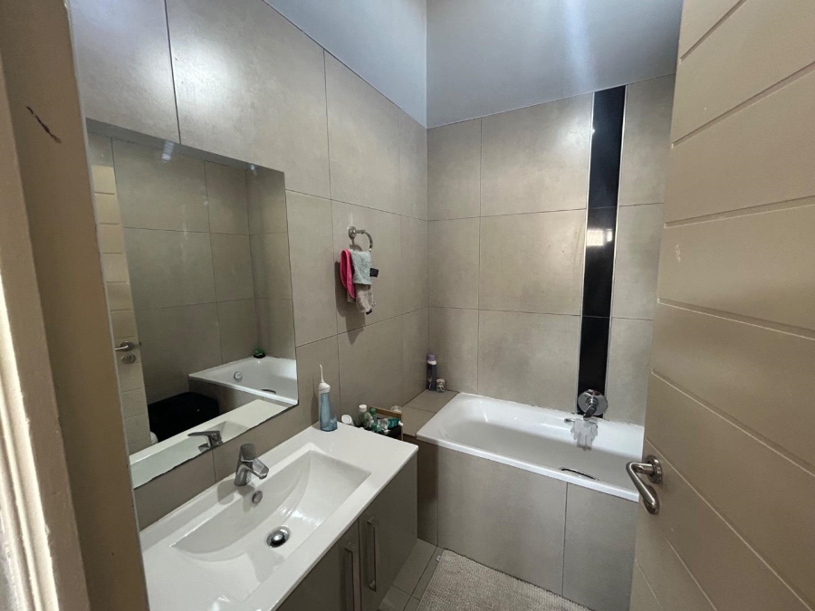 To Let 2 Bedroom Property for Rent in Die Wilgers Gauteng