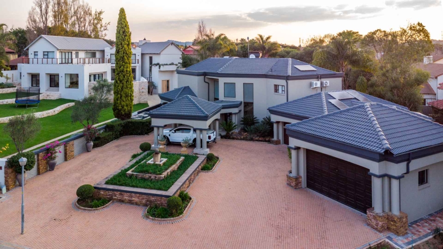 5 Bedroom Property for Sale in Silver Lakes Golf Estate Gauteng