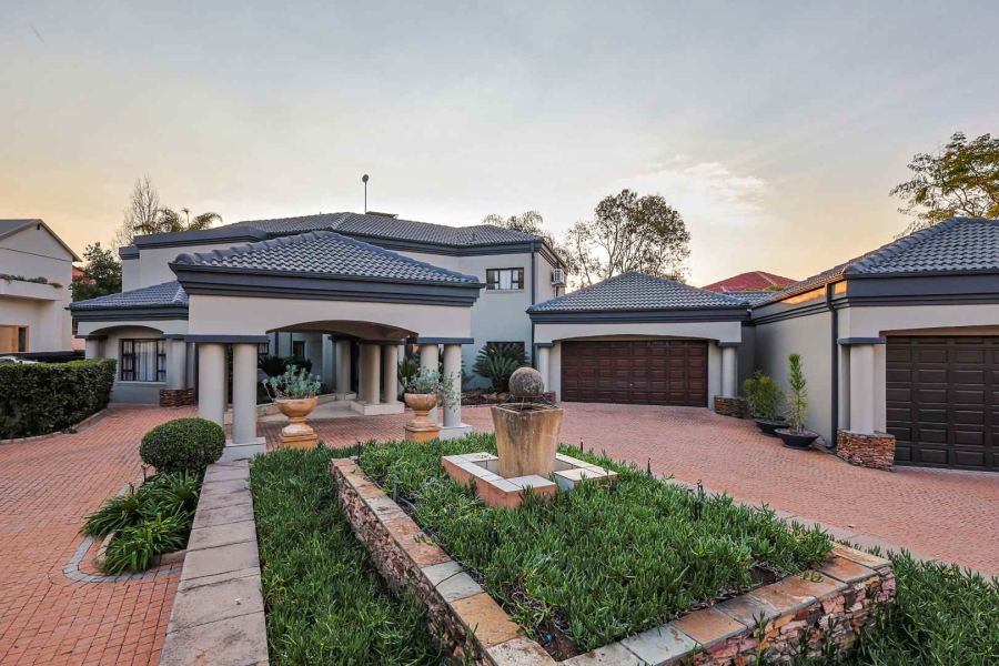 5 Bedroom Property for Sale in Silver Lakes Golf Estate Gauteng