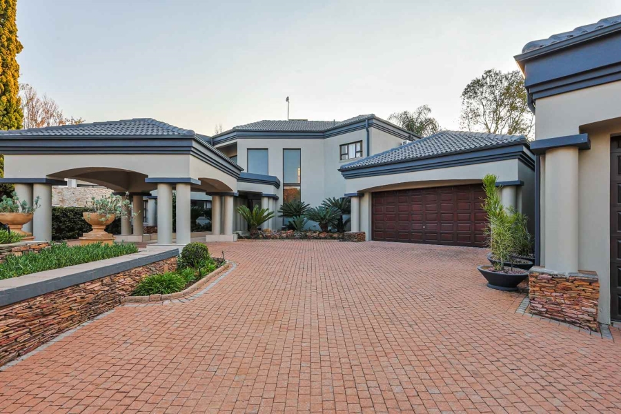 5 Bedroom Property for Sale in Silver Lakes Golf Estate Gauteng