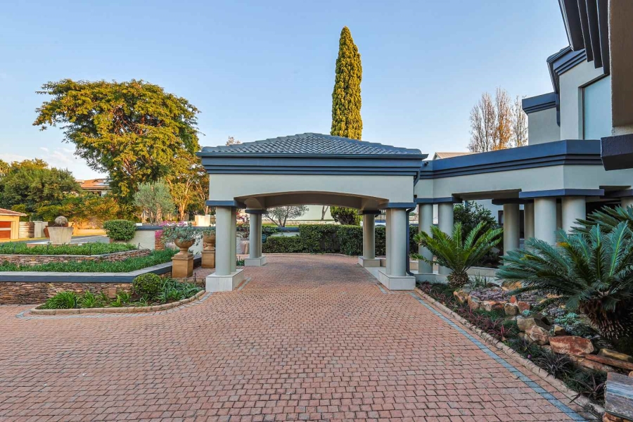 5 Bedroom Property for Sale in Silver Lakes Golf Estate Gauteng
