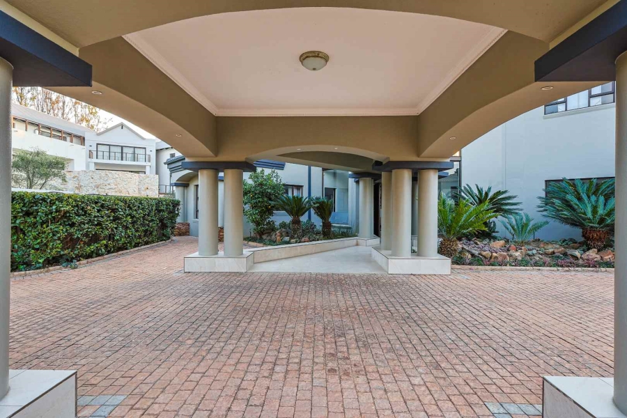 5 Bedroom Property for Sale in Silver Lakes Golf Estate Gauteng