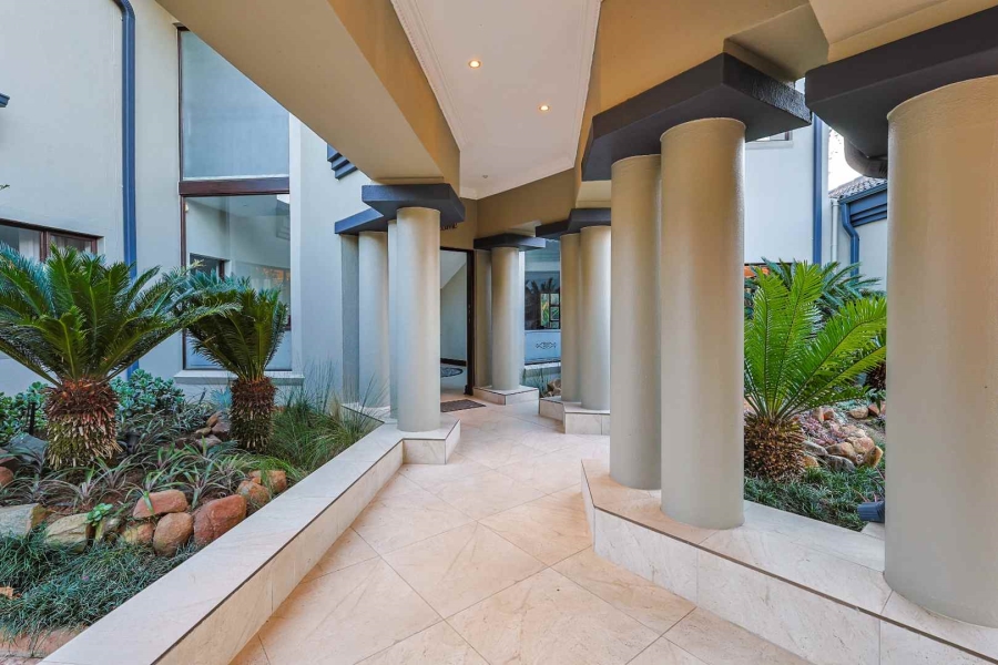 5 Bedroom Property for Sale in Silver Lakes Golf Estate Gauteng